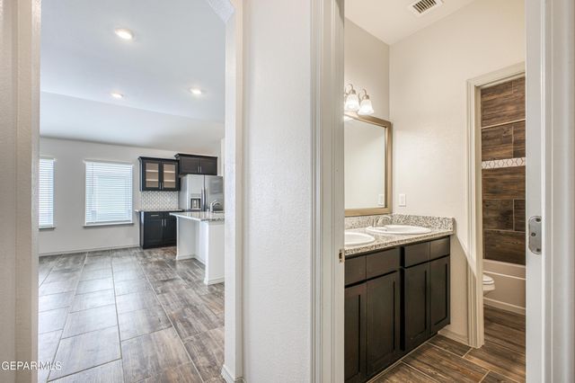 1001 Summer Lake Street, El Paso, TX 79928