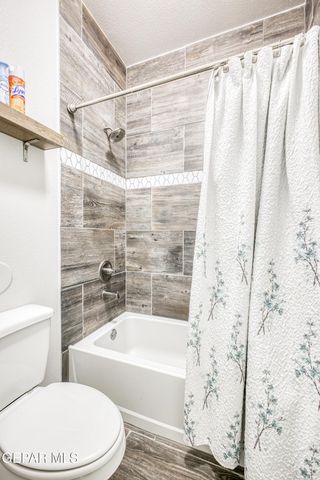 1001 Summer Lake Street, El Paso, TX 79928