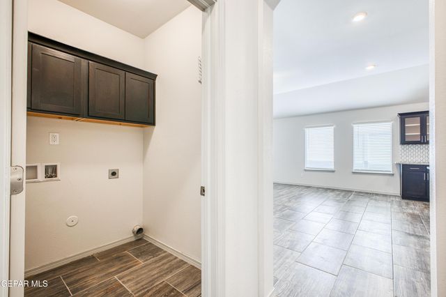 1001 Summer Lake Street, El Paso, TX 79928