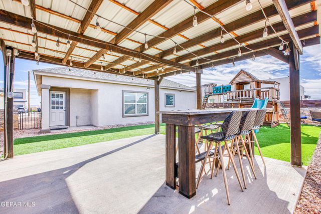 1001 Summer Lake Street, El Paso, TX 79928