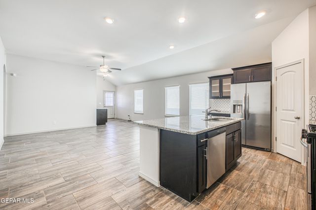 1001 Summer Lake Street, El Paso, TX 79928