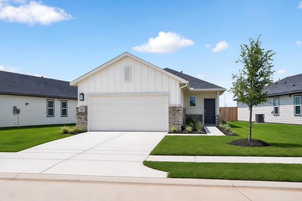 18027 Lasso Mills Drive, Hockley, TX 77447