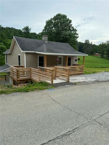 89 OLD 51 ROAD, Perry Twp, PA 15473