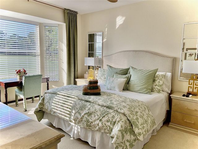 9590 HIGH GATE DRIVE 1915, Sarasota, FL 34238