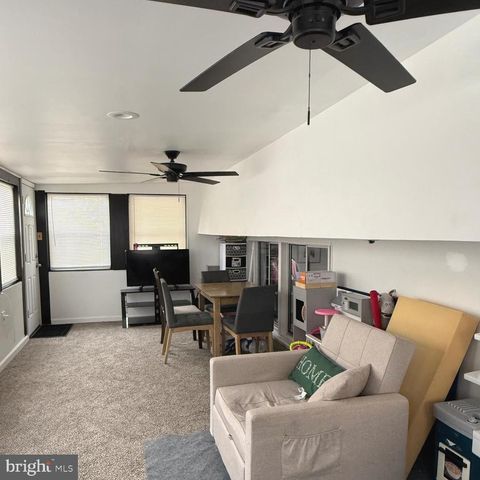 522 E ROOSEVELT AVE, New Castle, DE 19720