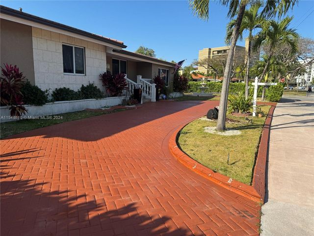 206 Ponce De Leon Blvd, Coral Gables, FL 33134