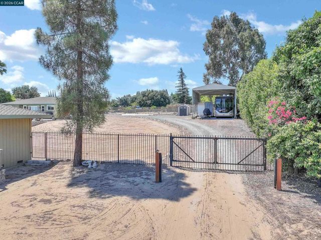 2791 Vine Hill Road, Oakley, CA 94561