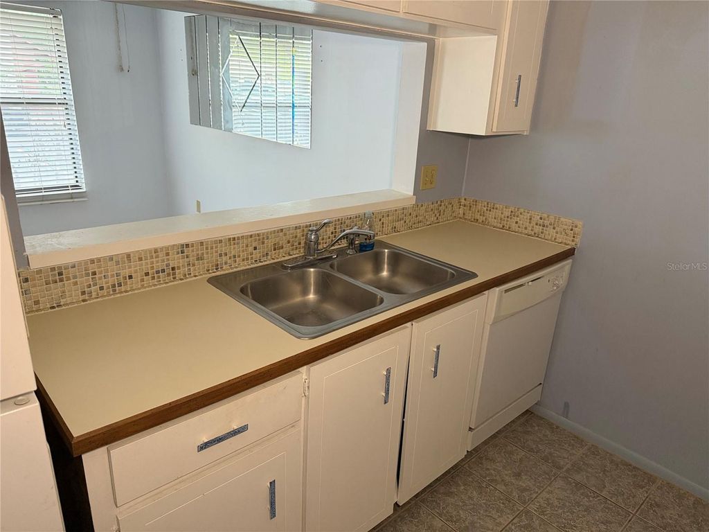 Image 8 of property listing at 112 LACOSTA LANE 116, Daytona Beach, FL 32114
