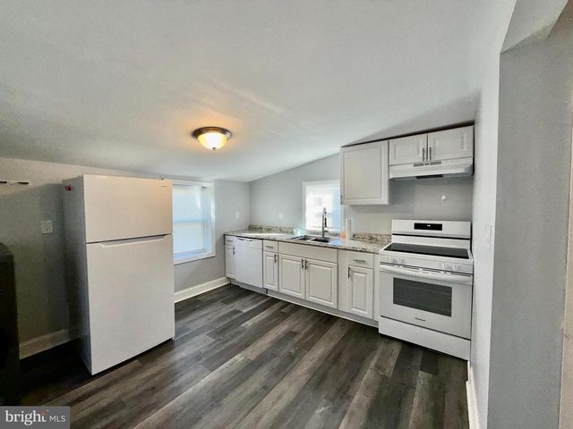 9 S MAPLE AVE, Marlton, NJ 08053