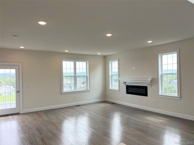 34 Dartmouth Drive, Poughkeepsie, NY 12603