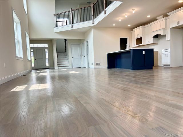 34 Dartmouth Drive, Poughkeepsie, NY 12603