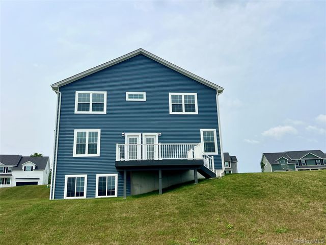 34 Dartmouth Drive, Poughkeepsie, NY 12603
