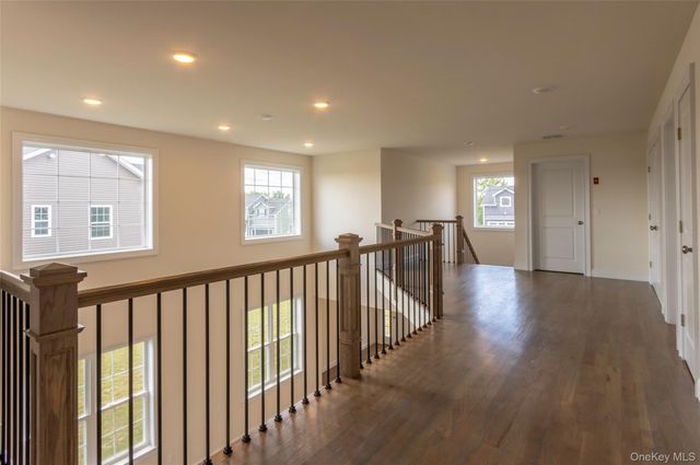 34 Dartmouth Drive, Poughkeepsie, NY 12603