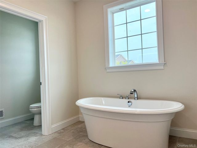 34 Dartmouth Drive, Poughkeepsie, NY 12603