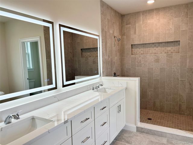34 Dartmouth Drive, Poughkeepsie, NY 12603
