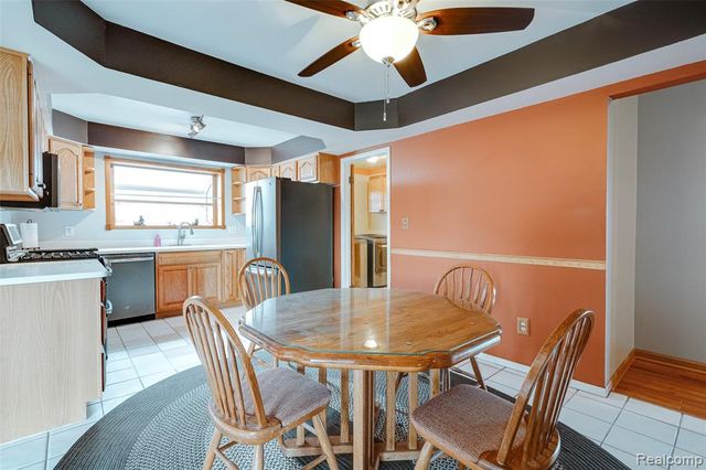 12590 Shery Lane, Southgate, MI 48195