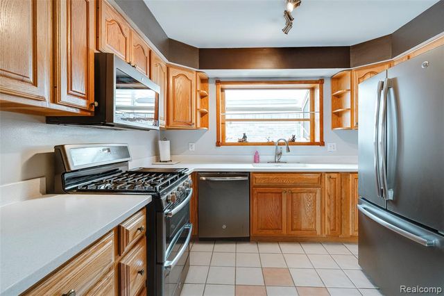 12590 Shery Lane, Southgate, MI 48195