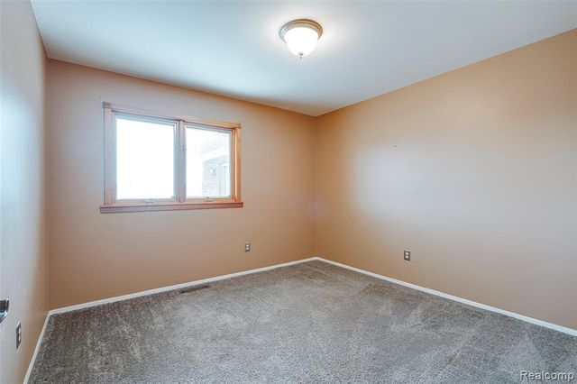 12590 Shery Lane, Southgate, MI 48195