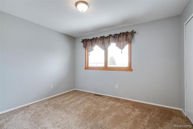 12590 Shery Lane, Southgate, MI 48195