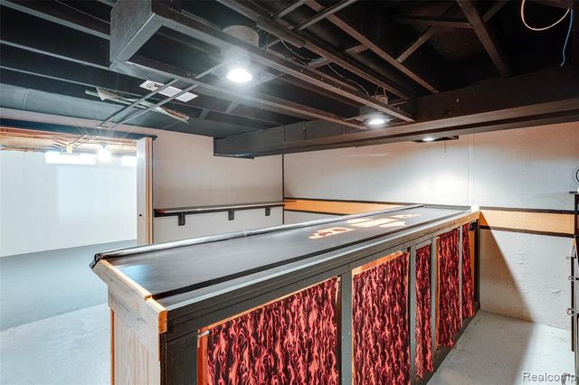 12590 Shery Lane, Southgate, MI 48195