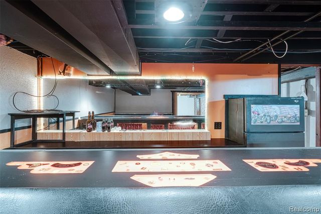 12590 Shery Lane, Southgate, MI 48195