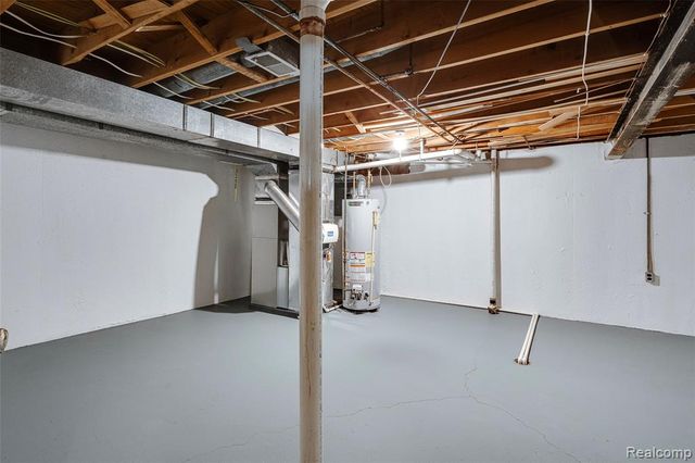 12590 Shery Lane, Southgate, MI 48195