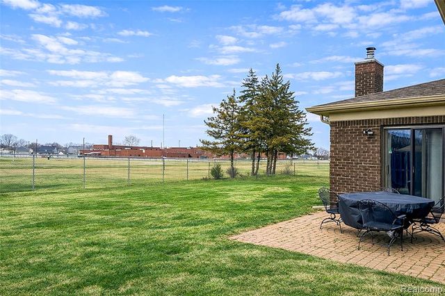 12590 Shery Lane, Southgate, MI 48195