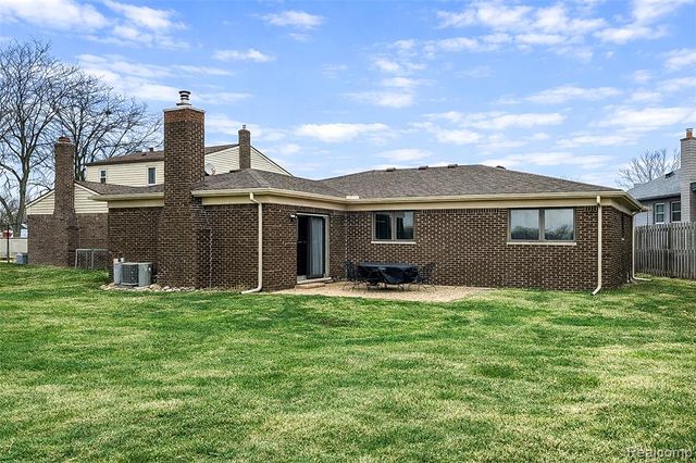 12590 Shery Lane, Southgate, MI 48195