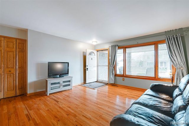 12590 Shery Lane, Southgate, MI 48195