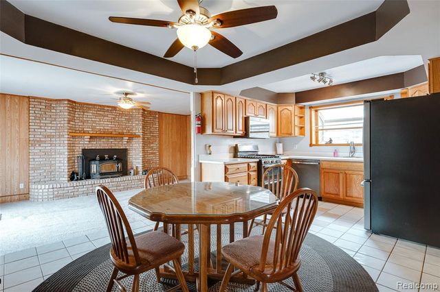 12590 Shery Lane, Southgate, MI 48195