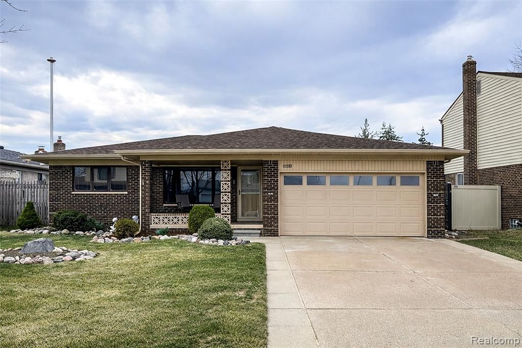 12590 Shery Lane, Southgate, MI 48195