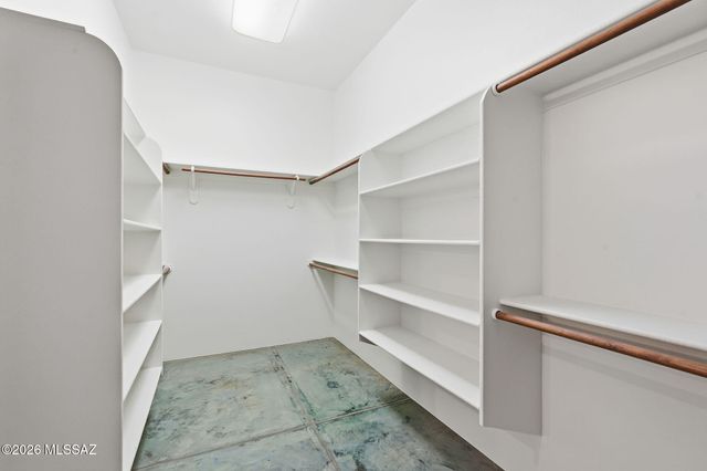 648 E Canyon Rock Road, Green Valley, AZ 85614