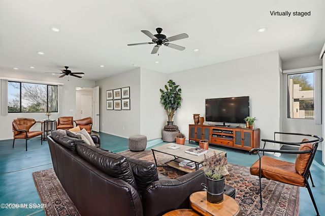 648 E Canyon Rock Road, Green Valley, AZ 85614