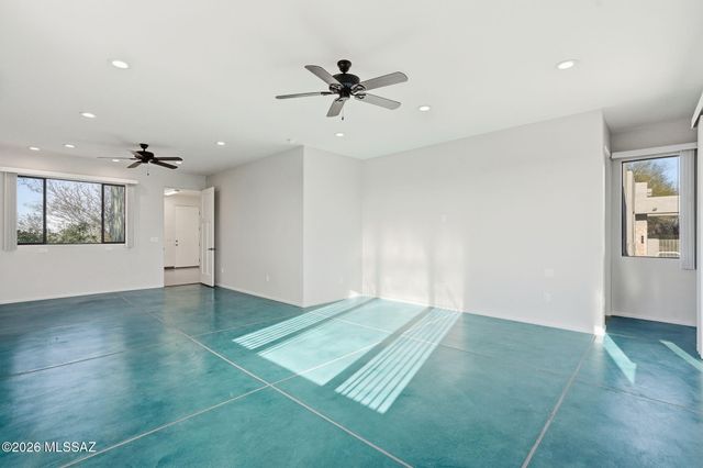 648 E Canyon Rock Road, Green Valley, AZ 85614