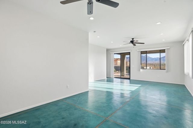 648 E Canyon Rock Road, Green Valley, AZ 85614