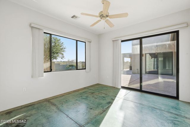 648 E Canyon Rock Road, Green Valley, AZ 85614