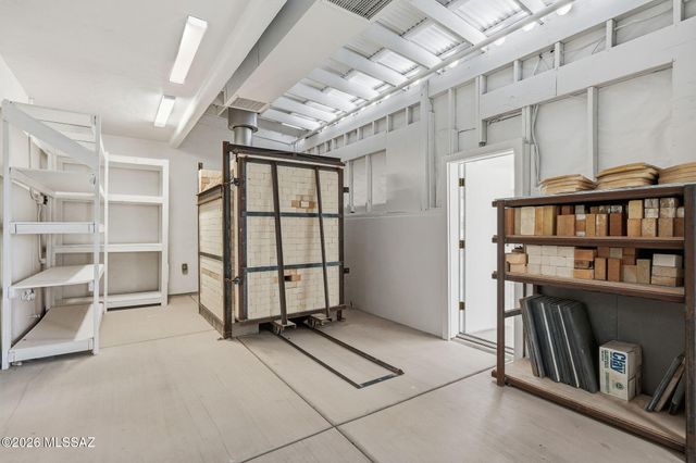 648 E Canyon Rock Road, Green Valley, AZ 85614