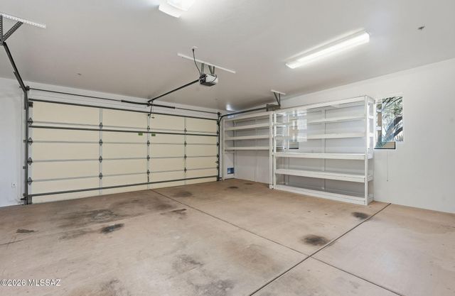 648 E Canyon Rock Road, Green Valley, AZ 85614