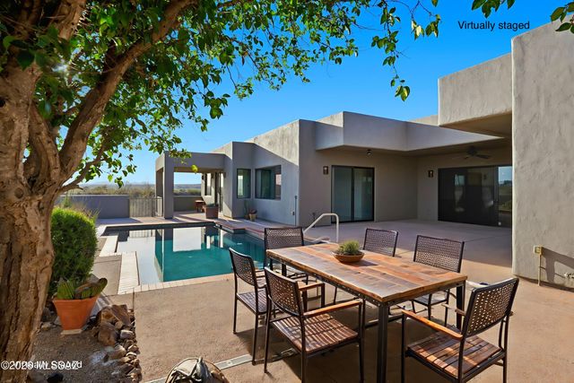 648 E Canyon Rock Road, Green Valley, AZ 85614