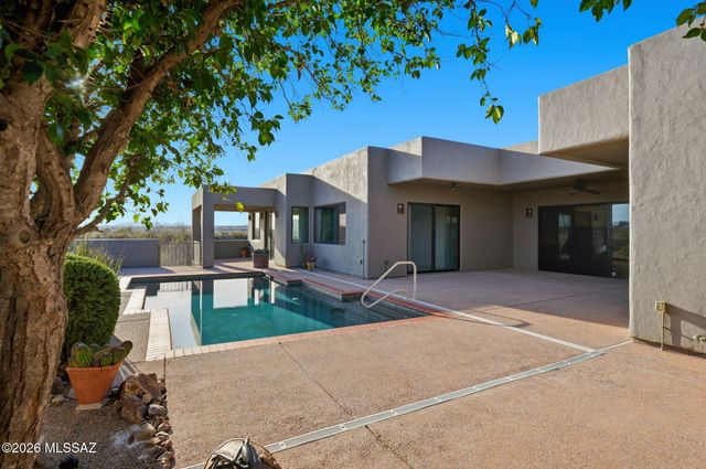 648 E Canyon Rock Road, Green Valley, AZ 85614