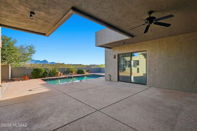 648 E Canyon Rock Road, Green Valley, AZ 85614