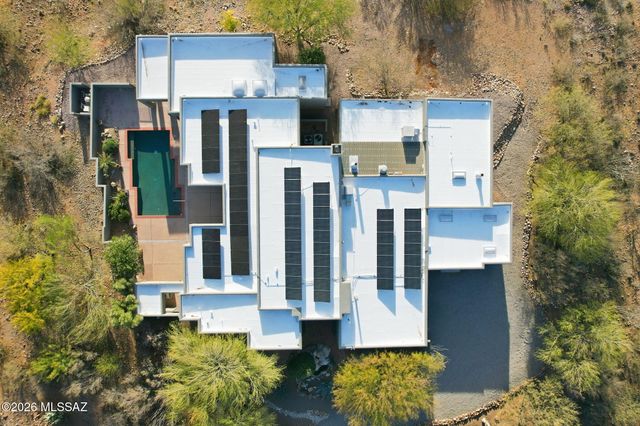 648 E Canyon Rock Road, Green Valley, AZ 85614