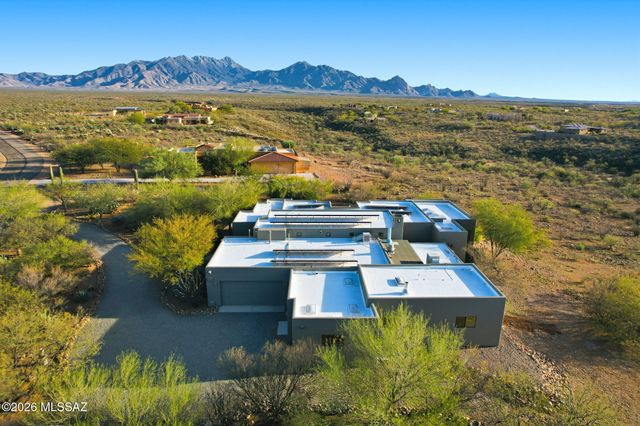 648 E Canyon Rock Road, Green Valley, AZ 85614