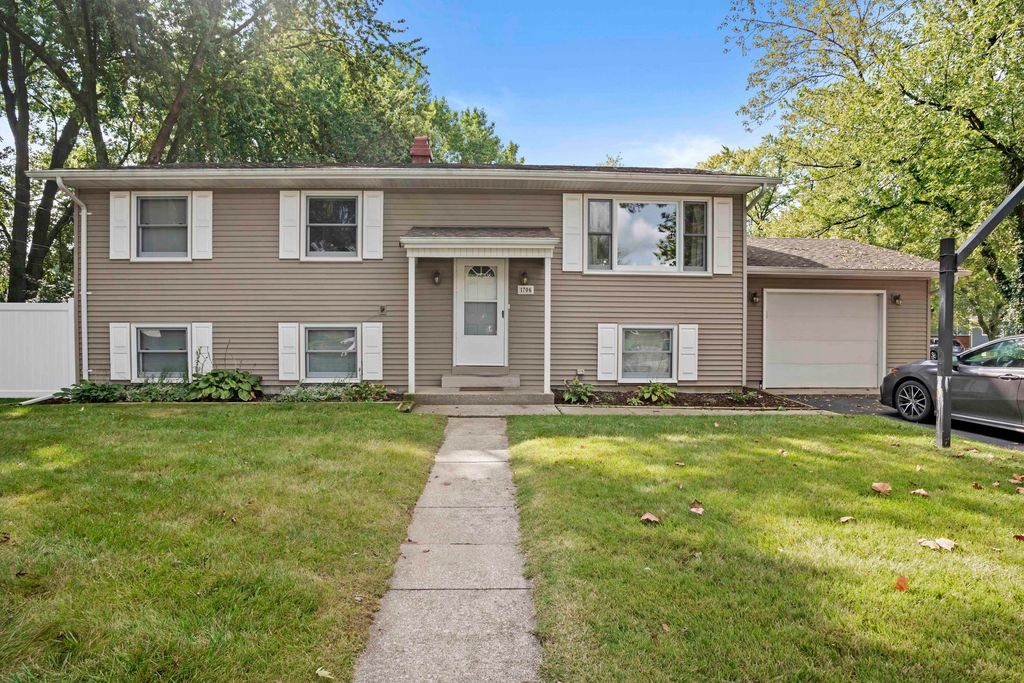 1706 Mccord Road, Valparaiso, IN 46383