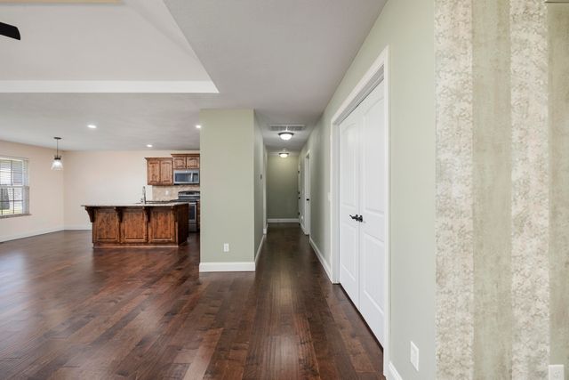 1261 S Erika Avenue, Springfield, MO 65802