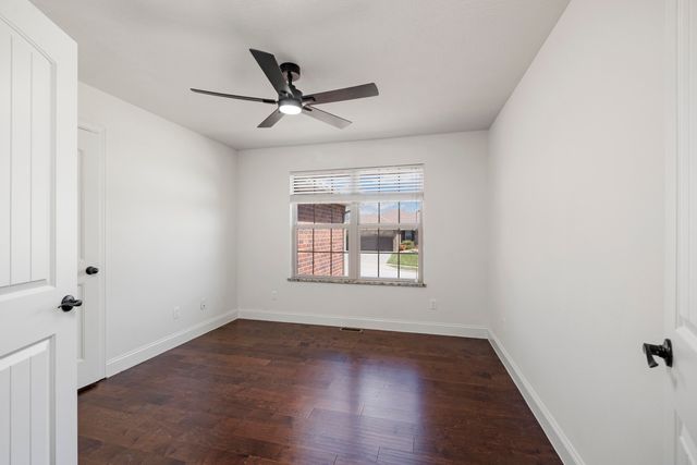 1261 S Erika Avenue, Springfield, MO 65802