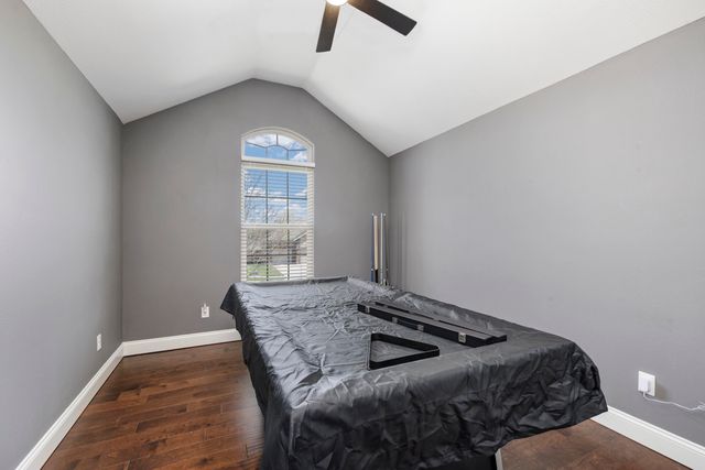 1261 S Erika Avenue, Springfield, MO 65802