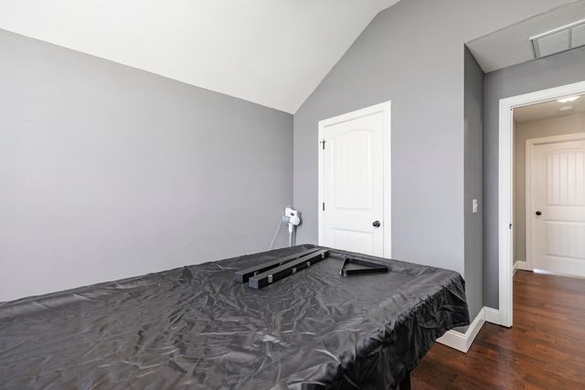 1261 S Erika Avenue, Springfield, MO 65802