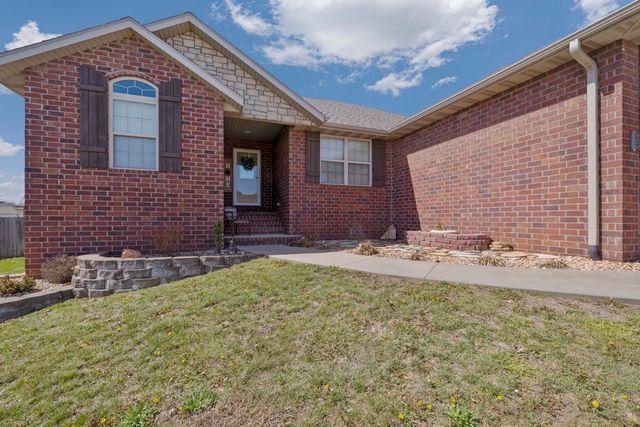 1261 S Erika Avenue, Springfield, MO 65802