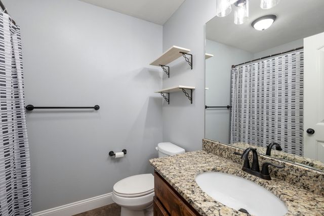 1261 S Erika Avenue, Springfield, MO 65802